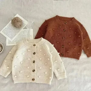 Cardigan tricoté pour bébé