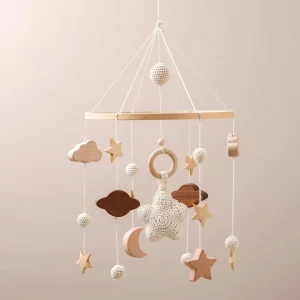 Mobile en bois « Douceur astrale »